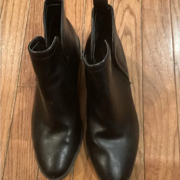 Black Boots New - Picture 4 of 6